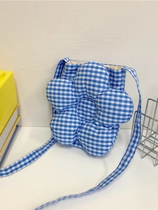 Borsa a tracolla a forma di fiore a quadretti blu e bianchi per donna