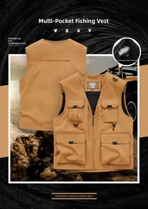 Détail du gilet de pêche kaki montrant plusieurs poches et une doublure en maille aérée