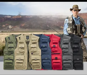 Détail de la doublure en maille et des poches multiples du gilet de pêche outdoor