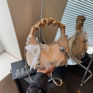 Sac à Épaule Femme en PU Tissé avec Poignée Plissée Nœud en Dentelle Breloque Künstliche Perle Sac à Bandoulière Mode Shell Tendance Été