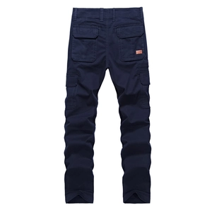 Pantalon cargo bleu marine pour hommes avec multi-poches et étiquette en cuir au dos
