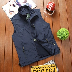 Men's Outdoor Casual Vest Polyester Lightweight Multi-Pocket Stand Collar Zipper Waistcoat For Fishing Hiking Daily Wear