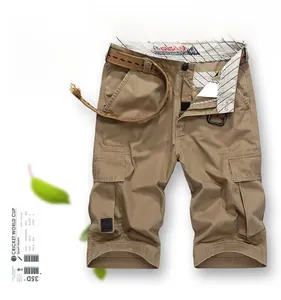 Détail du short cargo kaki avec poches multiples et ceinture tressée assortie