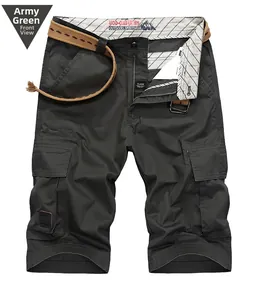 Détail du short cargo vert militaire avec multi-poches et ceinture tressée sur fond blanc