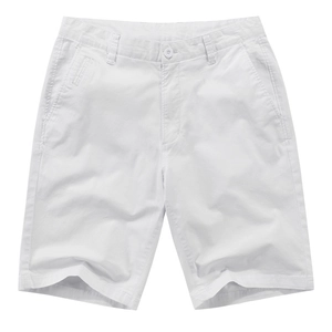 Short décontracté en coton blanc pour homme, idéal pour l'été, vue à plat sur fond blanc