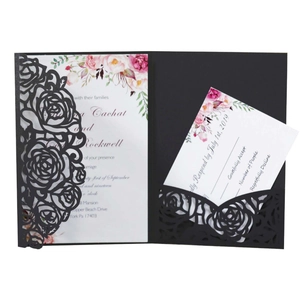 Set de invitaciones de boda rosa calada con tarjeta floral y tarjeta de respuesta