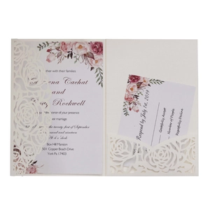 Cremefarbene Laser-Cut Rose Hochzeitseinladung mit Blumenkarte und RSVP-Karte
