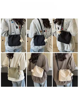 Vues détaillées des mini sacs seaux à cordon en noir, vert olive et blanc cassé