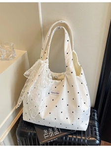 Sac fourre-tout en toile à fleurs avec grand nœud en dentelle et fermoir magnétique