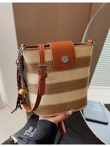 Sac Seau en Paille Tissé à la Main avec Bordure en PU Sac Bandoulière Rayé Sac de Plage Été Mode Femme
