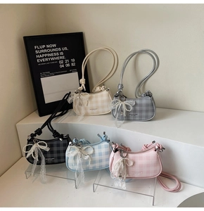 Série de sacs sous les aisselles à carreaux avec nœuds en dentelle et perles