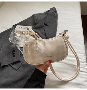 Sac sous le bras à carreaux crème avec charmant nœud en dentelle et perles élégant