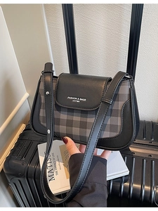 Piccola borsa quadrata a scacchi chic con finiture in pelle per il pendolarismo