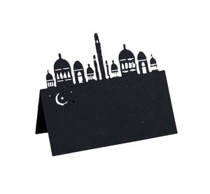 Élégante carte de table noire découpée au laser avec silhouette de mosquée et motif lune