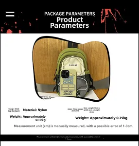 Détail du sac à dos en nylon vert militaire montrant la poche filet et la taille compacte