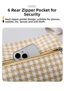 Vue détaillée de la poche zippée arrière du sac de voyage pour un rangement sécurisé