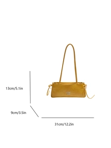 Vue détaillée du sac baguette jaune avec dimensions 31x13x9cm et détails de cordon