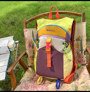 Détail du sac à dos extérieur multicolore en nylon résistant avec mousqueton et cordon