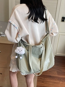 Sac de Voyage Femme Grande Capacité Léger Décontracté Fitness Plein Air Sac Bandoulière Avec Pendentif Nuage Fourre-Tout