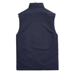 Gilet da esterno da uomo ad asciugatura rapida blu navy, vista posteriore collo alto
