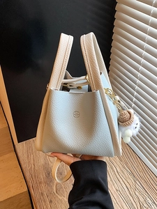 Minimalist Women PU Leather Bucket Bag Lychee Pattern Shoulder Crossbody Handbag With Cute Plush Pendant Casual Daily Bag