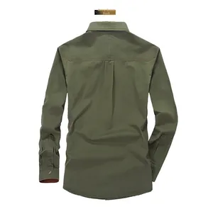 Camicia casual verde militare da uomo con carré posteriore e piega centrale sul retro