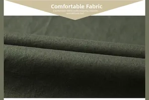 Détail du tissu chemise cargo vert armée montrant la texture sergé et le drapé soyeux