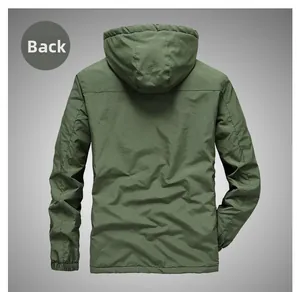 Vue arrière de la veste d'extérieur vert armée montrant le tissu coupe-vent et coutures