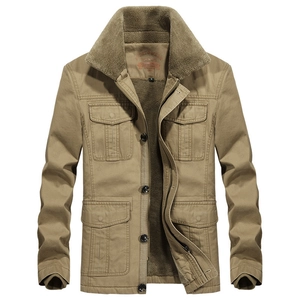 Men's winter loose khaki cargo jacket with warm sherpa fleece collar and multi-pockets