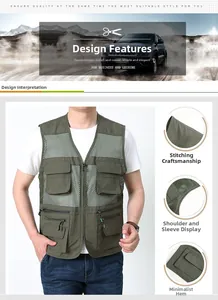 Vista dettagliata del gilet da pesca in rete verde militare con cuciture e tasche