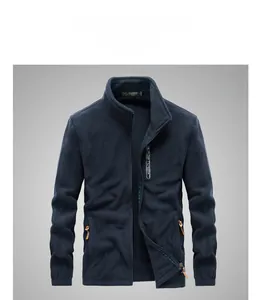 Détails de la veste polaire bleu marine avec fermeture éclair et poches zippées de sport