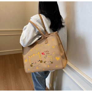 Détail du grand sac cabas en toile kaki avec chats mignons et texte imprimé I LOVE MOM