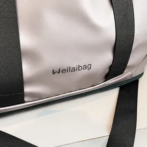 Details des hochdichten Webriemens und der wasserfesten Textur der Reisetasche