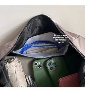 Detailansicht der Reisetasche mit großer Kapazität und wasserdichtem Trocken-Nass-Trennfach