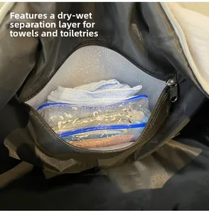 Détail du compartiment étanche de séparation sec/humide à l'intérieur du sac fourre-tout