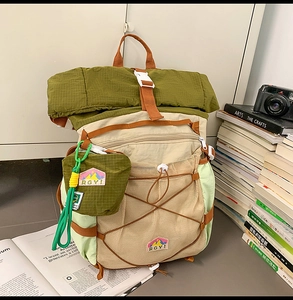 Outdoor functional backpack with color-block design, mesh pocket and a matching small wallet