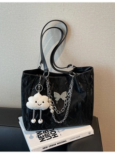 Women Shoulder Bag PU Leather Large Capacity Tote Crinkled Texture Butterfly Artificial Pearl Chain Cloud Pendant Fashion Casual