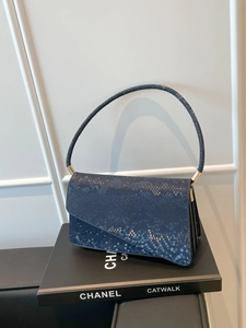 Fashion Women Snake Pattern Underarm Bag PU Leather Embossed Small Square Bag Elegant Shoulder Crossbody Bag Minimalist Handbag