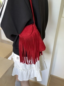 Vintage red fringe crossbody bag in suede texture with long tassels for women