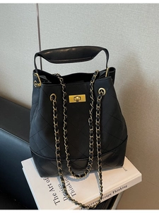 Women Quilted Chain Bucket Bag Large Capacity PU Leather Shoulder Bag With Gold Lock Crossbody Bag Fashion Satchel
