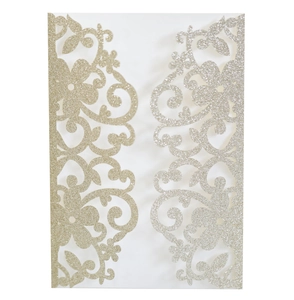 Dettagli di motivi a vite tagliati al laser su carta glitterata champagne per inviti
