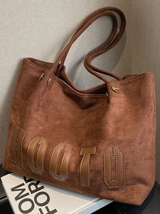 Large Capacity PU Leather Tote Bag For Women Vintage Letter Applique Shoulder Bag For Commuting School Daily Shopper Bag
