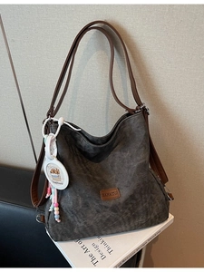 Women PU Leather Backpack Commuting Tote Multi-Functional Shoulder Bag Capybara Charm Lightweight Niche Fashion Travel Bag