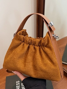 Sac à Épaule Vintage en Daim Plissé pour Femmes Grande Capacité Sac à Bandoulière Nuage Main Minimaliste pour Navettage Quotidien