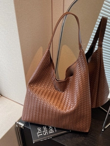 Retro Woven PU Leather Tote Bag For Women Large Capacity Shoulder Bag Korean Style Commuting Underarm Handbag Work Hobo Bag