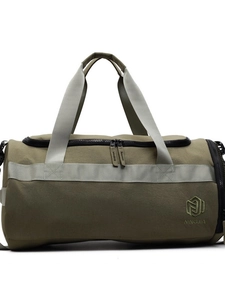 Sac de sport vert olive avec poignées grises et bandoulière réglable pour le voyage