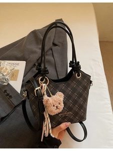 Borsa a Secchiello Plaid da Donna Versatile in Pelle PU Borsa a Tracolla Con Ciondolo Orsetto Moda Borsa a Mano Estate Tendenza