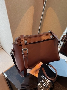 Damen Retro PU Leder Kleine Quadratische Tasche Nieten Dekor Fashion Umhängetasche Handtasche Verstellbarer Riemen