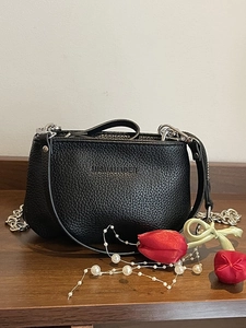 Mini Sac Seau en Cuir PU pour Femmes Texture Litchi Bandoulière Chaîne Mode Avec Pendentif Fleur Künstliche Perle