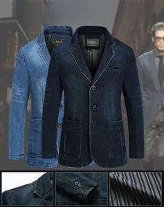 Détail de blazer en jean montrant la doublure rayée, le revers et les boutons